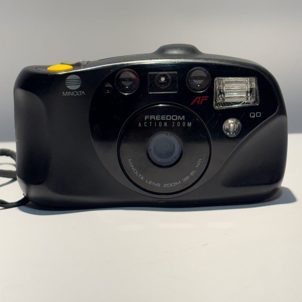 Minolta Freedom Action Zoom QD Black Camera